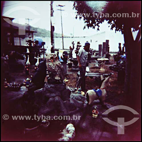  statuette business - Itaboraí city - Rio de Janeiro state - Brazil - january, 2007  