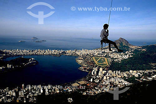  Climbing over Lagoa Rodrigo de Freitas (Rodrigo de Freitas Lagoon) - Rio de Janeiro city - Rio de Janeiro state - Brazil 