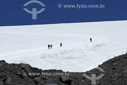  Mountaineering in Choshuenco vulcan - Patagonia region - Chile 