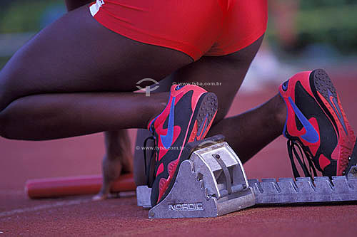  Sport - race - detail of the legs of the athletes in position for the starting of the race - Rio de Janeiro city - Rio de Janeiro state - Brasil 