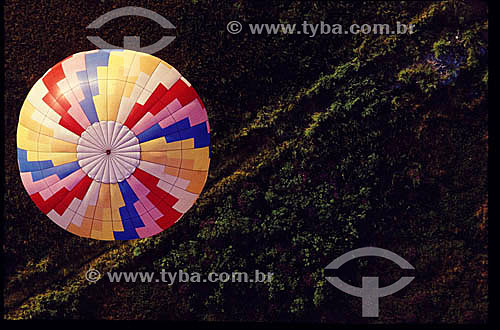  Ballooning - Colorful balloon 
