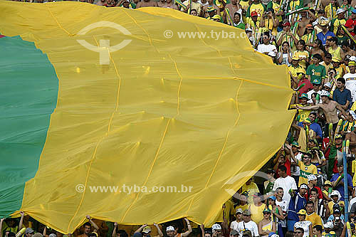  Flag and brazilian crowd at Mane Garrincha Stadium during South American World cup 2006 eliminatory round - Brazil x Chile -  Brasilia city - Federal District - Brazil  - 09/04/2005 
