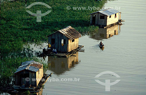  Boat and flotation houses of the 