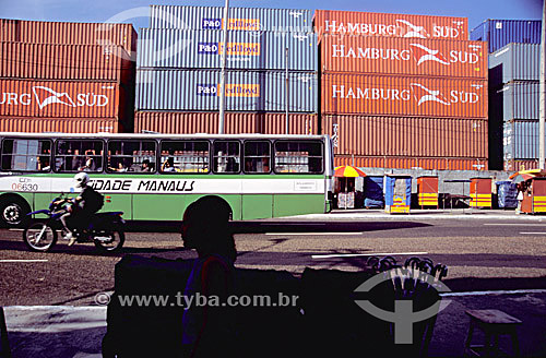  Exportation - containers - Manaus city - Amazonas state - Brazil - october/2003 