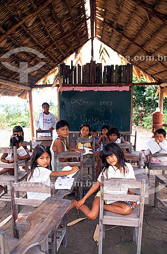  Education - literacy of indians - Santa Maria Velha - Rio Negro (Black River) - Amazonas state - Amazonia Region - Brazil 