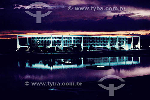  Planalto Palace Building at night - Brasilia city* - Federal District - Brazil  *The city of Brasilia is World Patrimony for UNESCO since 12-11-1987. 