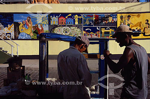  Two men talking - Pelourinho - Salvador city* - Bahia state - Brazil  * The city is a UNESCO World Heritage Site since 12-06-1985. 