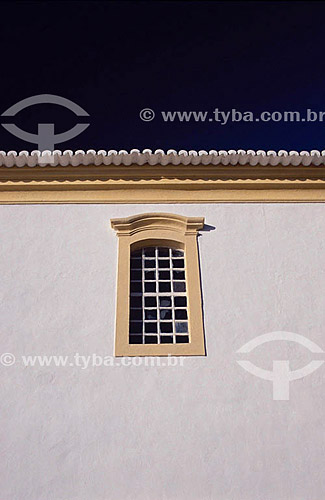  Architectural detail - colonial window of Paço Municipal (1773, 18th century), the old Chamber and Prison, current  Discovery Museum - historical center of Porto Seguro* city - South coast of Bahia state - Brazil  * The Costa do Descobrimento (Disco 