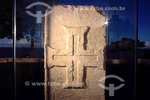  Marco Padrão (1503), Portuguese Crown Ownership Mark, with the Malta Cross sculpted in stone - Historical Center of Porto Seguro* - south coast of Bahia state - Brazil  * The Costa do Descobrimento (Discovery Coast site, Atlantic Forest Reserve) is  