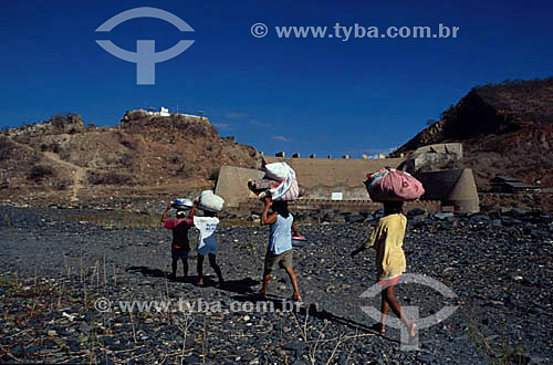 Subject: Washerwoman at Oros Dam / Place: Ceara state (CE) - Brazil / Date: 2007 
