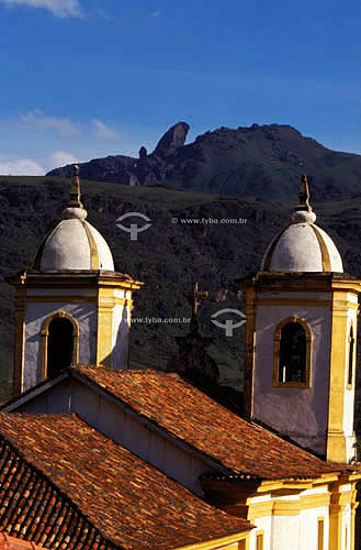  Church detail with the Pick of Itacolomi in the background - Ouro Preto city* - Minas Gerais state - Brazil  *Ouro Preto city is a UNESCO World Heritage Site in Brazil since 09-05-1980. 