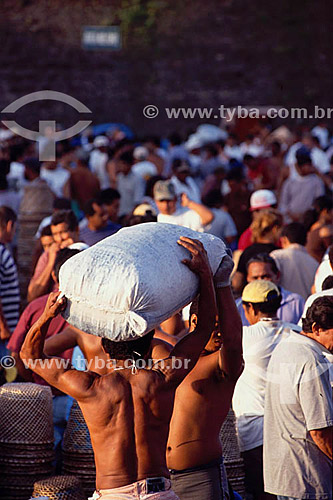  Men carrying sacks - Ver-o-Peso Market (See the Weight Market) (*) - Belem city - Para state - Brazil  (*) Founded in 1688, is the main touristic atraction in Belem city;  it is a National Historic Site since 09-11-1977. 
