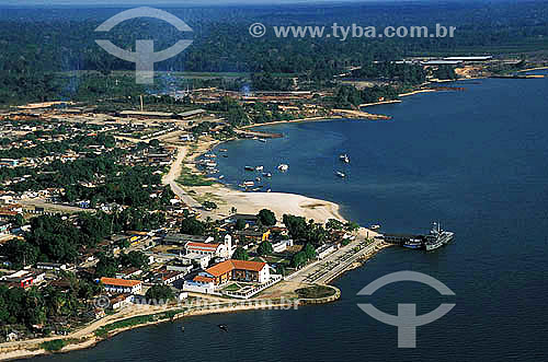  Aerial view of Senador Jose Porfirio city near a river - Para state - Brazil 