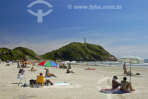  Praia de Fora beach with Farol das Conhas on the background - Ilha do Mel island - Parana state - Brazil 
