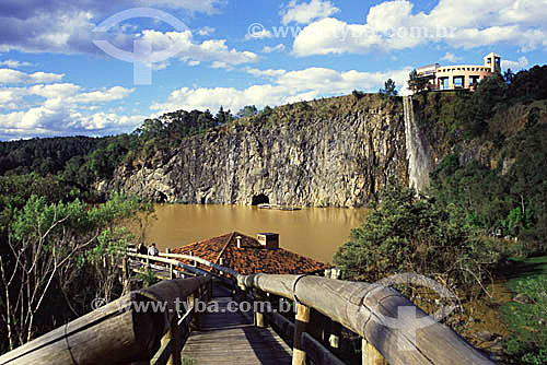  Walkway, lake and waterfall - Tangua Park - Curitiba city - Parana state - Brazil 