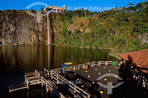  Waterfall and belvedere - Tangua Park - Curitiba city - Parana state - Brazil - August 2001 