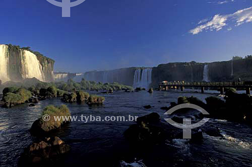  Iguassu (Iguaçu) Falls - Iguaçu National Park* - Foz de Iguaçu city - Parana state - Brazil - March 2004  * It is a UNESCO World Heritage Site since 28-11-1986. 