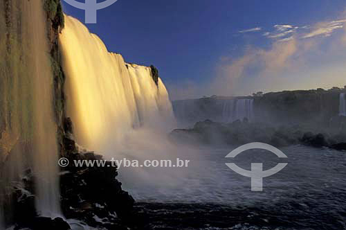  Iguassu (Iguaçu) Falls - Iguaçu National Park* - Foz de Iguaçu city - Parana state - Brazil - March 2004  * It is a UNESCO World Heritage Site since 28-11-1986. 