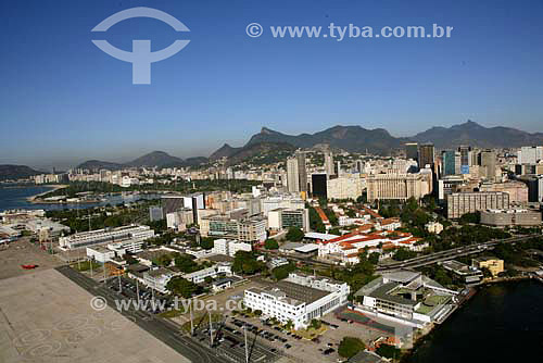  Aerial view of Rio de Janeiro City Center with the National Historic Museum, Air Forces club, Albamar restaurant and Perimetral Avenue to the center and mountains in the background - Rio de Janeiro city - Rio de Janeiro state - Brazil - July of 2006 