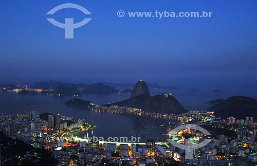  View of the Botafogo Cove with the Sugar Loaf Mountain* at  night - Rio de Janeiro city - Rio de Janeiro state - Brazil *Commonly called Sugar Loaf Mountain, the entire rock formation also includes Urca Mountain and Sugar Loaf itself (the taller of  