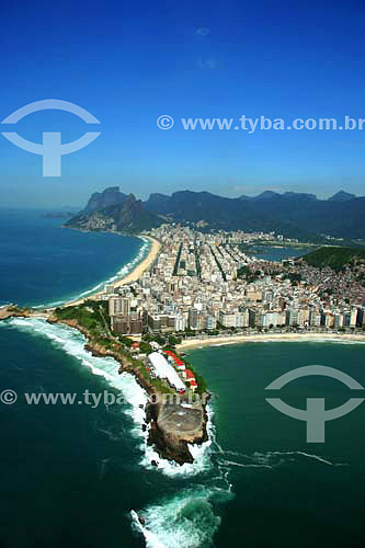  Aerial view of the Forte de Copacabana (Copacabana Fort) with Ipanema and Leblon neighbourhoods, Morro Dois Irmãos (Two Brothers Mountain) and Pedra da Gávea (Rock of Gavea) in the background - Rio de Janeiro city - Rio de Janeiro state - Brazil - N 