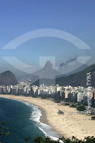  Copacabana Beach, with the Morro dos Dois Irmaos (Two Brothers Mountain) and Rock of Gavea in the background  - Rio de Janeiro city - Rio de Janeiro state (RJ) - Brazil