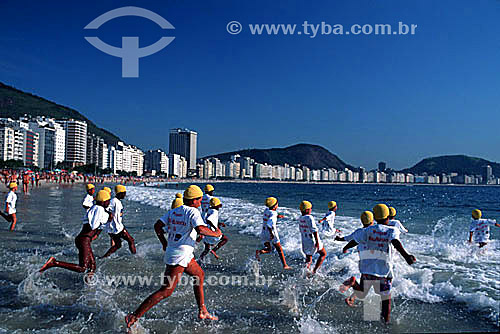  Children attending a swimming class at the beach  - Rio de Janeiro city - Rio de Janeiro state (RJ) - Brazil