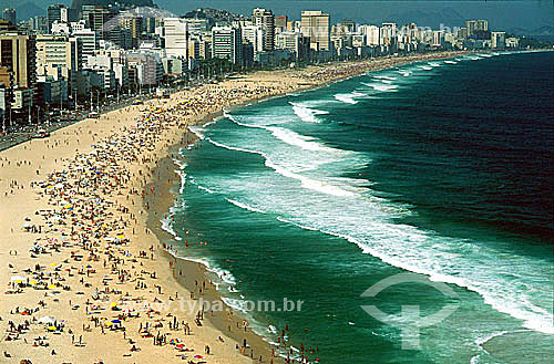  People on Ipanema Beach with buildings in the background - Rio de Janeiro city - Rio de Janeiro state - Brazil 