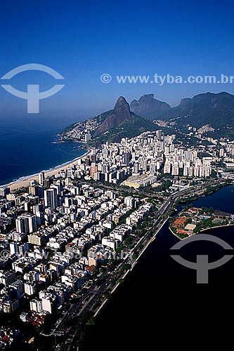  Ipanema neighbourhood and Lagoa Rodrigo de Freitas (Rodrigo de Freitas Lagoon)* - Rio de Janeiro city - Rio de Janeiro state - Brazil  * National Historic Site since 06-19-2000. 