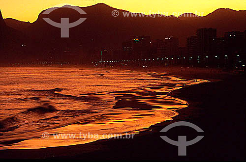  The sun sets on Ipanema Beach - Rio de Janeiro city - Rio de Janeiro state - Brazil 