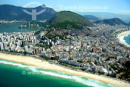  Aerial view of Arpoador region (Ipanema neighbourhood) with part of Rodrigo de Freitas Lagoon (Lagoa Rodrigo de Freitas) and Christ the Redeemer (Cristo Redentor) in the background - Rio de Janeiro city - Rio de Janeiro state - Brazil - November 200 