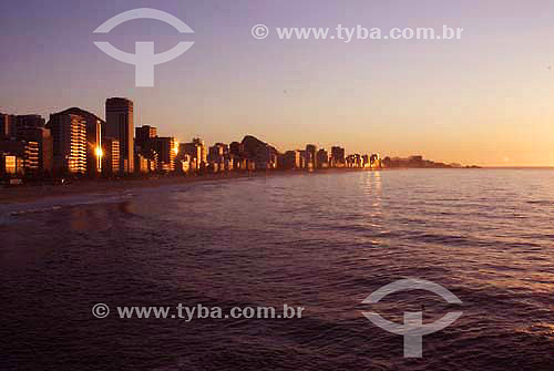  Sunrise at Leblon and Ipanema beach - Rio de Janeiro city - Rio de Janeiro state - Brazil 