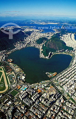  Panoramic view of Lagoa Rodrigo de Freitas (Rodrigo de Freitas Lagoon)* with a heart shape. Rio de Janeiro city - Rio de Janeiro state - Brazil   * National Historic Site since 19-06-2000. 