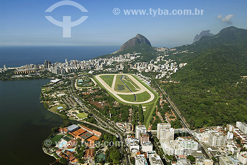  Aerial view of Rodrigo de Freitas Lagoon, Piraque Club, Botanical Garden, Jokey Club and Two Brothers  hill on the background - Rio de Janeiro city - Rio de Janeiro state - Brazil 