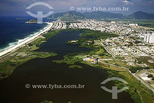  Aerial view of Lagoa de Marapendi (Marapendi Lagoon) with Praia do recreio (Recreio beach) in the left and Recreio neighbourhood in the background - Rio de Janeiro city - Rio de Janeiro state - Brazil 