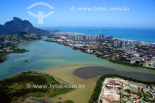  Aerial view of Lagoa de Marapendi (Marapendi Lagoon), buildings of Barra da Tijuca Neighbourhood and Pedra da Gávea in the background - Barra da Tijuca neighbourhood - Rio de Janeiro city - Rio de Janeiro state - Brazil - November 2006 