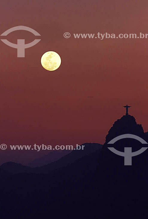  Silhouette of Christ of the Redeemer statue under full moon - Rio de Janeiro city - Rio de Janeiro state - Brazil 