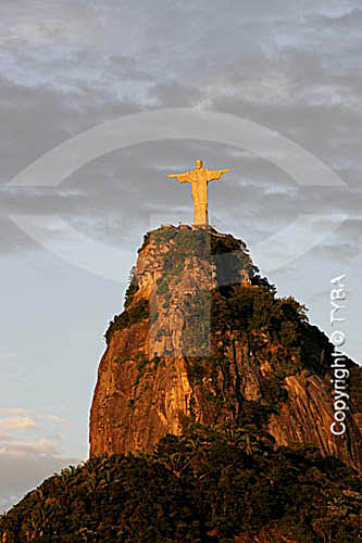  Cristo Redentor (Christ the Redeemer) at the top of Morro do Corcovado (Corcovado Mountain)  - Rio de Janeiro city - Rio de Janeiro state (RJ) - Brazil