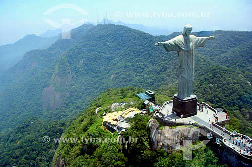  Aerial view of Cristo Redentor (Christ the Redeemer) at Morro do Corcovado (Corcovado Mountain) overlooking part of Parque Nacional da Tijuca (Tijuca Forest)* in the background - Rio de Janeiro city - Rio de Janeiro state - Brazil - November 2006  * 