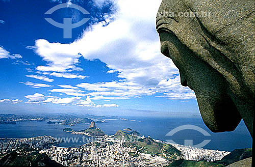 View of Rio de Janeiro city from the statue of Cristo Redentor (Christ the Redeemer): Head statue in the foreground and Sugar Loaf in the background - Rio de Janeiro city - Rio de Janeiro state - Brazil 