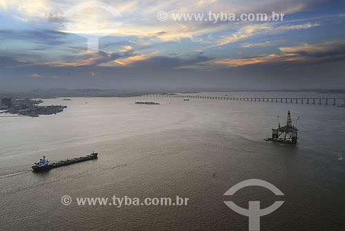  Aerial view of Guanabara Bay with Rio-Niteroi bridge on the background - Rio de Janeiro city - Rio de Janeiro state - Brazil 