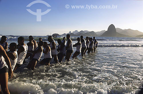  Men trying to rescue whale at Guanabara Bay - Niteroi city - Rio de Janeiro state - Brazil 