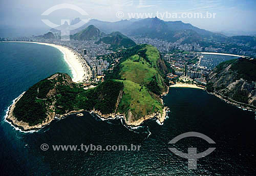  Aerial view of Rio de Janeiro city with Copacabana beach in the left and Praia Vermelha Beach to the right - Rio de Janeiro city - Rio de Janeiro state - Brazil 