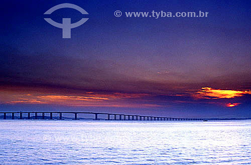  Rio-Niteroi Bridge crossing Guanabara Bay at sunset- Niteroi city - Rio de Janeiro state - Brazil 