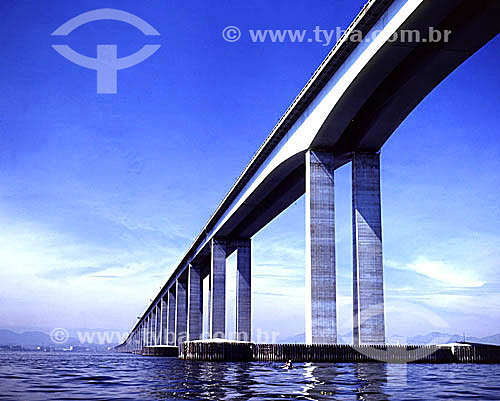  The support structure* of the Rio-Niteroi Bridge - Rio de Janeiro city - Rio de Janeiro state - Brazil  * This support structure, constructed with more than 970 thousand tons of steel and concrete, helps to preserve one of the largest large ocean ve 