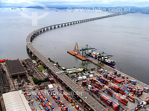  Aerial view of Rio-Niteroi Bridge, containers and loaded ship at port - Rio de Janeiro city - Rio de Janeiro state - Brazil 