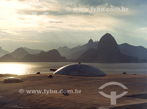  Cannon at Imbui Fort with Rio de JAneiro city in the background - Niteroi city - Rio de Janeiro state - Brazil 