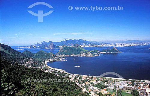  Rio de Janeiro city sight from the Parque da Cidade (Park of the City) - the Sao Francisco and Jurujuba Cove in the foreground - Niteroi city - Rio de Janeiro state - Brazil 