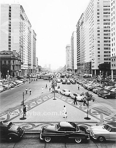  Automobiles at the President Vargas Avenue - City Center of Rio de Janeiro in 04.09.1953 - Rio de Janeiro state - Brazil 