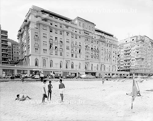  Copacabana beach and Copacabana Palace Hotel - Rio de Janeiro city - Rio de Janeiro state - Brazil - Setember 1961 